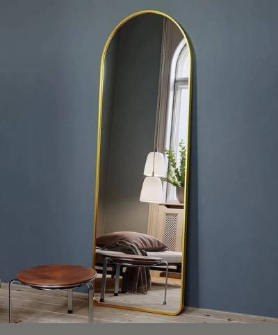 wall hanging mirror image